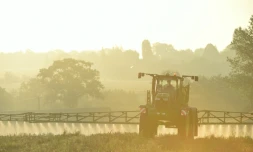 Le plan Ecophyto 2030, destiné à réduire l'usage des pesticides en France, sera présenté lundi par le gouvernement, avec pour principale mesure la mise en place d'un nouvel indicateur