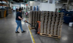 Le climat des affaires en France s'est "fortement" dégradé en juillet, notamment dans l'industrie et les services, tombant à son plus bas niveau depuis février 2021, a indiqué l'Insee