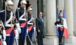 Le président François Hollande le 29 août 2016 sur le perron de l'Elysée à Paris