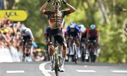 La joie du Français Christope Laporte, vainqueur de la 19e étape du Tour de France, disputée entre Castelnau-Magnoac et Cahors, le 22 juillet 2022