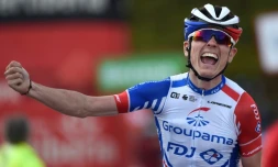 La joie du Français David Gaudu, vainqueur de la 11e étape du Tour d'Espagne, le 31 octobre 2020 au sommet de l'Alto de la Farrapona