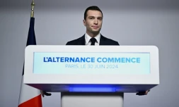 Le président du Rassemblement national Jordan Bardella prononce un discours au soir des résultats du premier tour des législatives, à Paris le 30 juin 2024