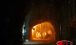 Lundi 15 décembre 2003

Visite de chantier à 200 mètres sous terre