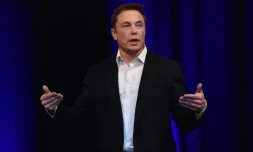 L'homme d'affaires Elon Musk, fondateur de Tesla et de SpaceX s'adresse au public lors d'un salon spécialisé dansl'aéronautique le 29 septembre 2017 à Adelaïde (Australie)