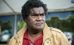 Christian Tein, leader de la Cellule de coordination des actions de terrain (CCAT), assiste à la premiÚre assemblée générale de l'organisation qui se tient à la tribu d'Azareu à Bourail, en Nouvelle-Calédonie, le 14 juin 2024