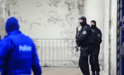 La police belge devant un tribunal de Bruxelles le 20 novembre 2015 alors Hamza Attou y comparaissait