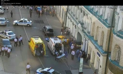 Photo fournie par le Centre de surveillance du trafic routier montrant le lieu près de la place Rouge à Moscou où un taxi a heurté des passants, le 16 juin 2018