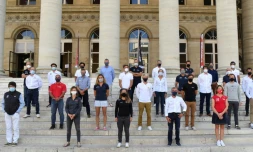 Les skippers engagés danns le Vendée Globe posent pour une photo de famille, lors de la présentation de la 9e édition à Paris, le 17 septembre 2020