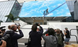 Derniers préparatifs avant le déluge de films, de stars et de paillettes: à la veille de l'ouverture du 75e Festival de Cannes, la Croisette s'apprête à recevoir la planète cinéma