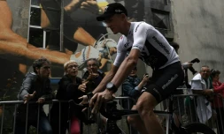 Chris Froome conspué par le public du Tour de France à la La Roche-sur-Yon, lors de la présentation des équipes