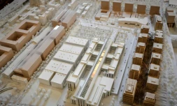 Vue de la maquette du futur village olympique à Saint-Ouen, dévoilée le 22 novembre 2019 à Paris