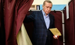 Le président Recep Tayyip Erdogan vote à Istanbul, le 1er novembre 2015