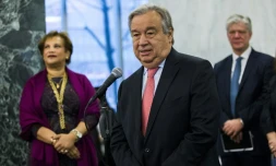 Le nouveau secrétaire général de l'ONU, Antonio Guterres s'adresse au personnel de l'organisation, le 3 janvier 2017 à New York
