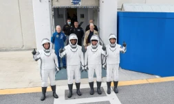 Shannon Walker, Victor Glover, Mike Hopkins et Soichi Noguchi pendant une répétition générale le 12 novembre 2020