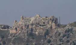 Un drapeau israélien sur le château médiéval de Beaufort, au Liban, le 1er juin 2026