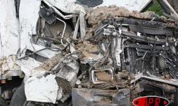 Vendredi 24 mars 2006 - 

30 000 tonnes de rochers sont tombées sur la route du littoral. Deux personnes ont été tuées et deux ont été blessées