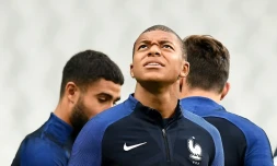 L'attaquant de l'équipe de France Kylian Mbappé lors d'une séance d'entraînement des bleus au Stade de France, le 30 août 2017