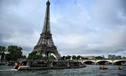 A un mois et demi des épreuves olympiques qui doivent se tenir dans la Seine, celle-ci affichait des niveaux de pollution bien supérieurs aux normes réglementaires
