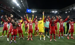 Les Brestois savourent leur succĂšs surprise contre Salzbourg en Ligue des champions, le 1er octobre 2024, en Autriche