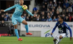 Le défenseur de Marseille, Boubacar Kamara (g), lors du match de Ligue 1 face à Strasbourg, le 3 mai 2019