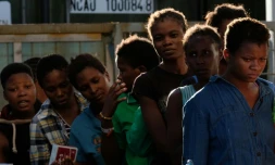 Des migrants à leur arrivée le 5 octobre 2016 dans le port de Salerne en Italie après avoir été arraisonés par des gardes-frontières