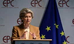 La présidente de la Commission européenne Ursula von der Leyen lors d'un discours sur les relations entre l'UE et la Chine, le 30mars 2023 à Bruxelles