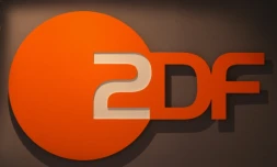 La chaîne publique allemande ZDF a porté plainte vendredi contre deux internautes accusés d'avoir proféré des injures sexistes à l'encontre de leur journaliste qui commente en direct certains matches du Mondial russe. 