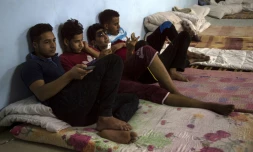 De jeunes irakiens, séparés de leurs familles, dans un camp de déplacés de Debaga près de Mossoul, le 16 juillet 2017