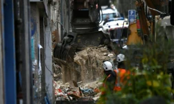 Les secouristes dégagent les décombres des immeubles effondrés à Marseille, le 6 novembre 2018