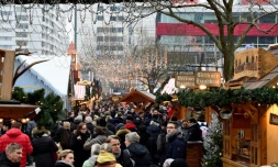 La foule est au rendez-vous, le 22 décembre 2016, sur le marché de Noël de Berlin frappé par un attentat au camion-bélier