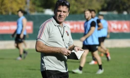 Le nouvel entraîneur toulonnais Mike Ford, le 27 octobre 2016 lors d'une séance d'entraînement  au stade Berg de Toulon