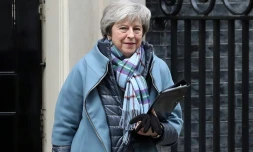 La Première ministre britannique Theresa May sort du 10 Downing Street, le 29 janvier 2019 à Londres