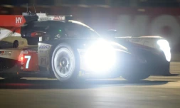 Le Britannique Mike Conway dans la Toyota TS050 Hybrid LMP1 N°7 aux 24 Heures du Mans, le 16 juin 2019