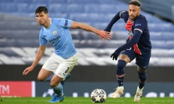 L'attaquant brésilien du Paris Saint-Germain, Neymar, déborde le défenseur portugais de Manchester City, Ruben Dias, lors de la demi-finale retour de la Ligue des Champions, le 4 mai 2021 à l'Etihad Stadium lors de la demi-finale retour de la Ligue des Champions, le 4 mai 2021 à l'Etihad Stadium l'attaquant brésilien du Paris Saint-Germain, Neymar, lors de la demi-finale retour de la Ligue des Champions, le 4 mai 2021 à l'Etihad Stadium