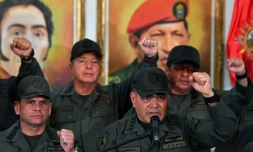 Le ministre vénézuélien de la Défense Vladimir Padrino (à droite) prononce un discours à Caracas, le 19 février 2019