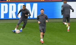 L'attaquant argentin du Paris SG Lionel Messi et le Brésilien Neymar à l'entrainement, avant le match du groupe A de la C1 face à Bruges, le 14 septembre 2021 au stade Jan Breydel de Bruges