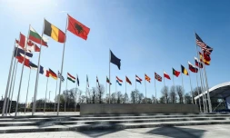 Les drapeaux des pays membres de l'Otan flottent au siĂšge de l'Alliance Ă Bruxelles le 3 avril 2023