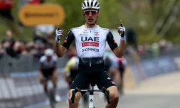 L'espagnol Juan Ayuso, vainqueur de la 7e étape du Giro, le 16 mai 2025 à Tagliacozzo 