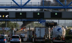 Le "Pont de Normandie" bloqué par des dockers le 19 mai 2016 à au Havre