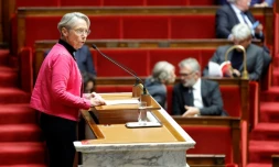 La Première ministre Elisabeth Borne prononce un discours devant l'Assemblée nationale, le 30 octobre 2023 à Paris
