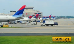 Des avions de Delta Airlines à l'aéroport international Hartsfield-Jackson d'Atlanta, le 12 septembre 2009