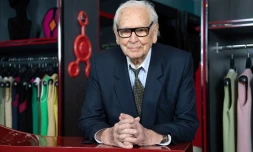 Le célèbre couturier français Pierre Cardin, mondialement connu, dans sa boutique parisienne le 27 juin 2019