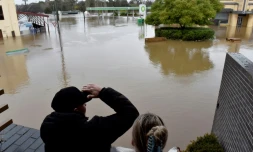 Des milliers d'habitants de Sydney ont été appelés par les autorités à évacuer leurs foyers, devant la menace des inondations à la périphérie de la plus grande métropole d'Australie