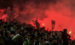 Supporteurs de Saint-Etienne dans les tribunes de Geoffroy-Guichard lors du derby face à Lyon, le 5 novembre 2017