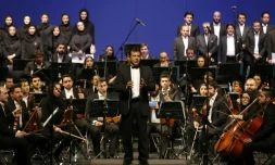 Pour la première fois depuis la révolution islamique, un concert de l'Orchestre symphonique de Téhéran a été dirigé mercredi soir par un maestro occidental, témoignant du réchauffement des liens culturels entre l'Iran et l'Europe. 