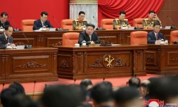 Le dirigeant nord-coréen Kim Jong Un participe à la réunion plénière du Comité central du Parti des travailleurs de Corée, le 28 décembre 2023 à Pyongyang