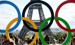 Les anneaux olympiques à Paris, le 14 septembre 2017 après le choix de la capitale française comme ville hôte des JO-2024