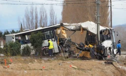 L'épave d'un bus accidenté à Millas, le 15 décembre 2017