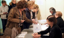 Des électeurs votent pour la primaire de la droite à Perpignan le 20 novembre 2016