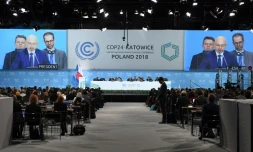 Le ministre de l'Environnement polonais et président désigné de la COP24 Michal Kurtyka s'adresse à l'audience lors de la session inaugurale de la COP24, le 2 décembre 2018 à Katowice